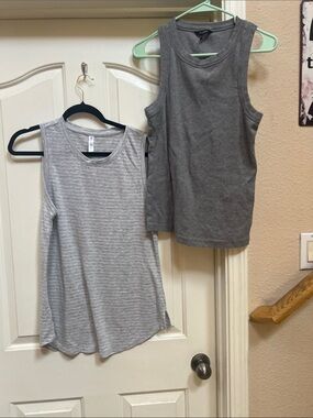Athleta Light Gray Sleeveless Tank Top
